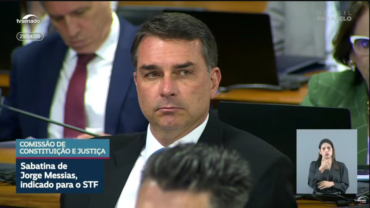 Flávio Bolsonaro questiona Jorge Messias em sabatina na CCJ