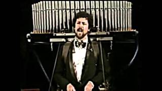 Music video thumbnail preview for Marcha De La Conquista · Lutherías · Les Luthiers by Les Luthiers