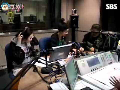101117 Young Street Radio - Girl's Day (걸스데이) Jihae & Sojin Part 1/4