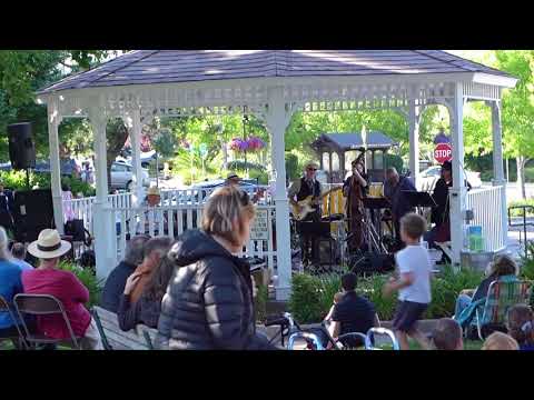 Mike Rinta-Trombone, Michael Peloquin-Sax Trading Fours