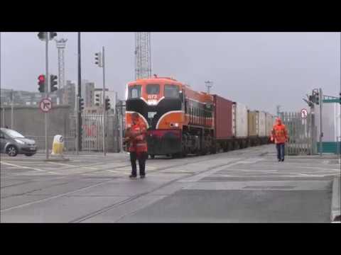 Irish Rail 071 class loco 073 on IWT Liner at Alexandra Road 9/2/19