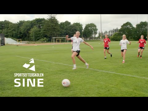Pigefodboldlinjen på Sportsefterskolen SINE