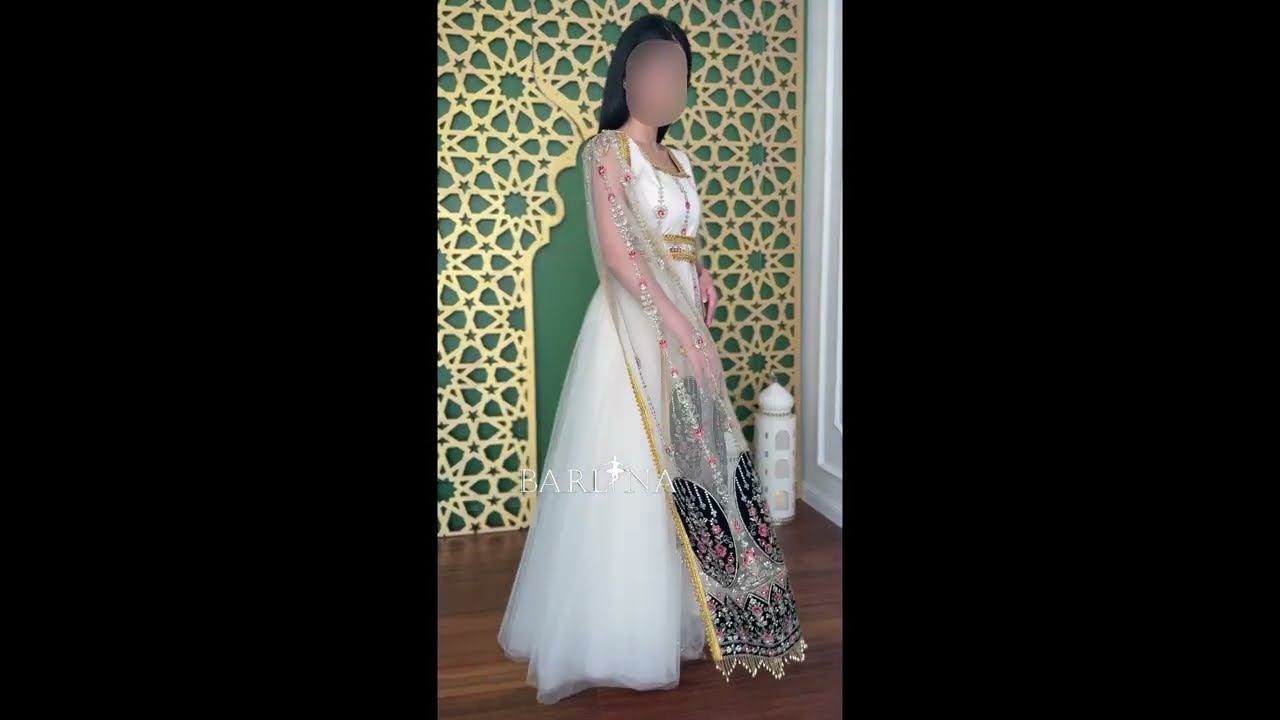 جلابية عاجي مطرزة مع حواف ذهبية أنيقة - XXL