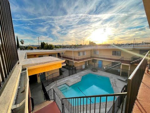 PL10204 - Gorgeous Bright Brand New Upper 2 Bed + 2 Bath Luxury Apartment For Rent!