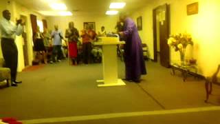 Pastor Samples praise break 6/24/12 at Mannafest