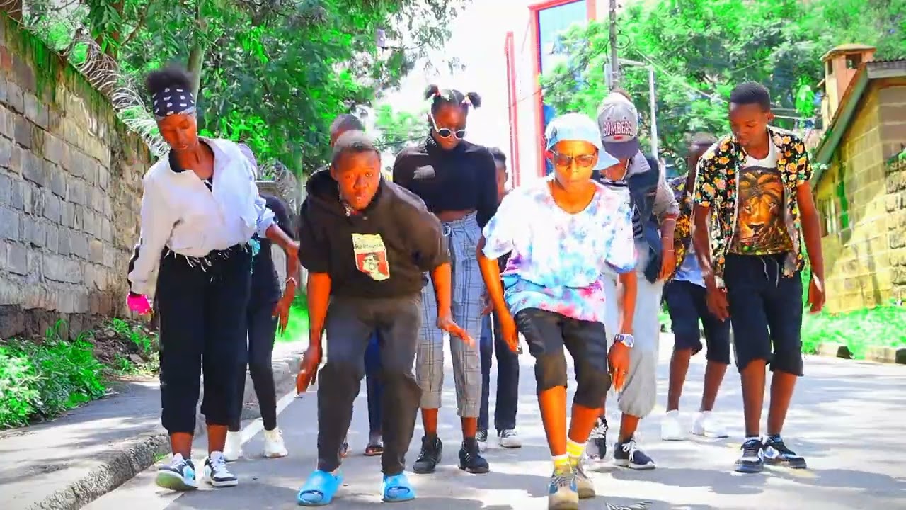 Maggie (2015) - A Heartfelt Zombie Drama Beyond the Apocalypse