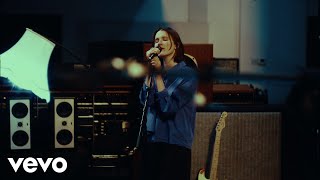Musik-Video-Miniaturansicht zu Out There Songtext von Art School Girlfriend