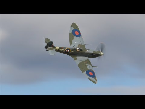 SPITFIRE Mk. IXb - Flown as it should be! | Flying Legends