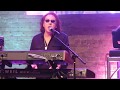 Denny Laine Surprises Tribute Band and Plays Go Now with them