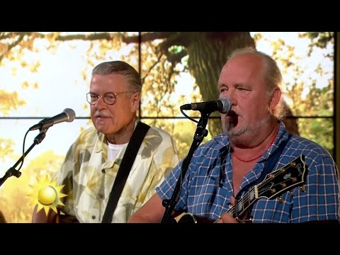 Mikael Wiehe och Plura Jonsson - Sakta lägger båten ut från land - Nyhetsmorgon (TV4)
