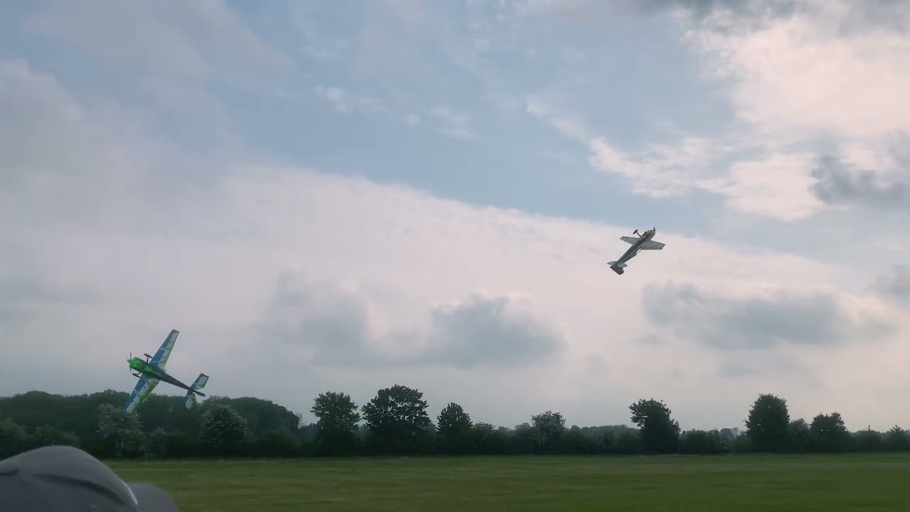 104" Extra NG ARF - žlutá 2,64m