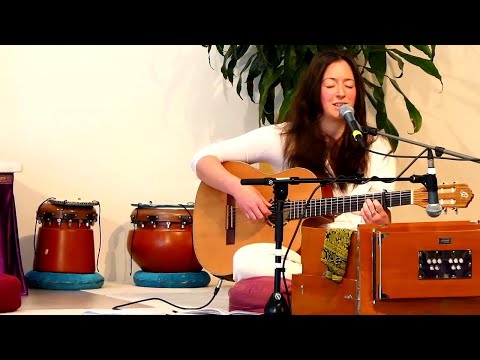 Satsang - Kirtan, Mantra und Arati mit Sarada - Yoga Vidya Ashram Live 07:00 - 29.05.2021