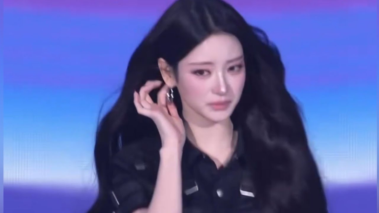 She drew attention when she returned to the stage in tears #Kpop