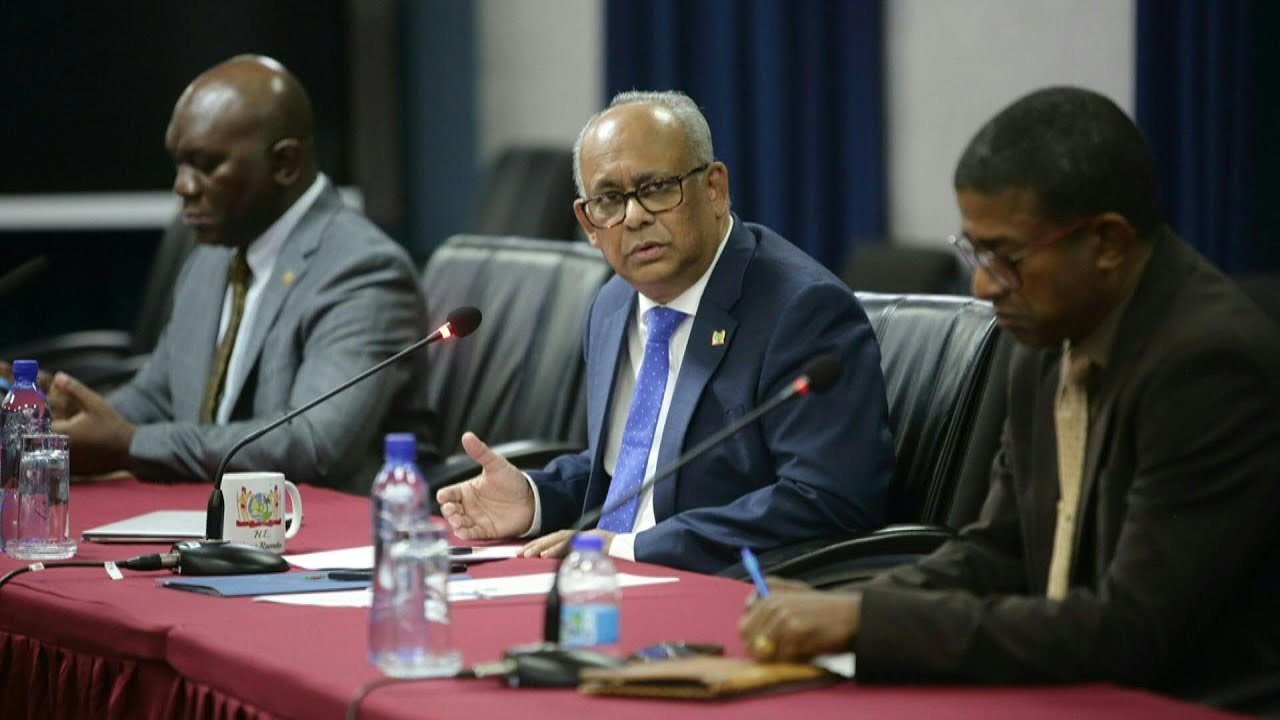 Chanceler do Suriname assume comando da OEA em tempos desafiadores | AFP