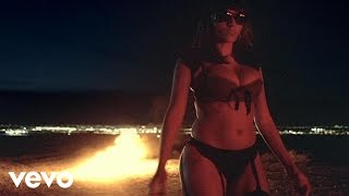 Kanye West - Flashing Lights (Director&#39;s Cut) ft. Dwele