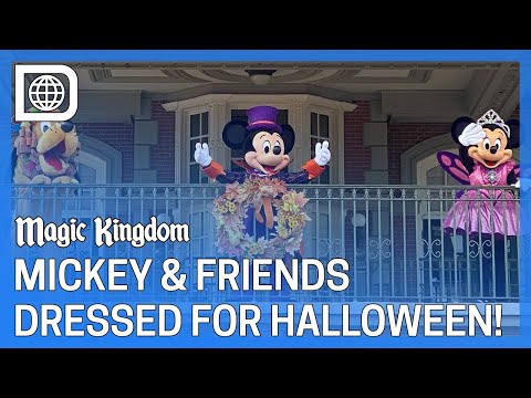 Mickey & Friends in Halloween Costumes! - The Magic Kingdom