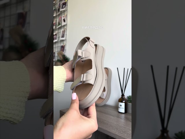 Чоботи жіночі шкіряні байка хутро 592641 Чорний Сандалі жіночі шкіряні 588995 Білі