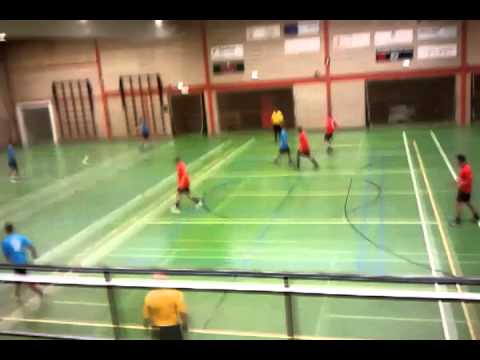 ZVV Baarlo 1 - 't Kesjotje 2  3-1 (1-1) eerste helft