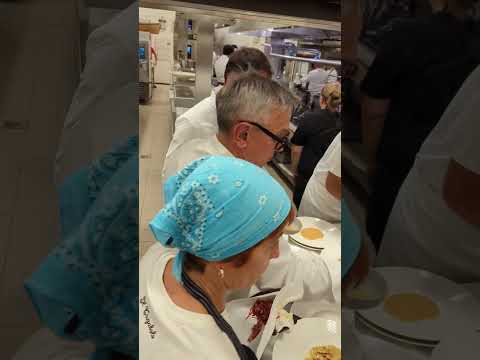 Reunion del TRIGABOLO: Igles Corelli, Bruno Barbieri e tutta la brigata in cucina e Marcello Leoni