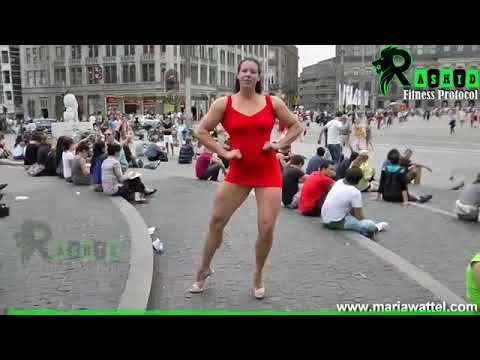 When a Tall Female Bodybuilder Goes out in public-Cuando un culturista femenino alto sale en público