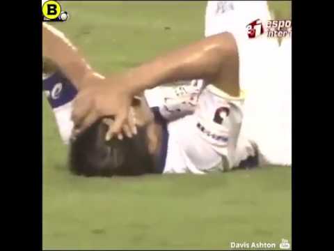 O DIA EM a bola foi amaldiçoada, o gol benzido ou sei lá o que...