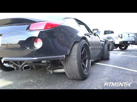 Vehicle Spotlight - 2008 Pontiac Solstice GXP on Cosmis XT008R