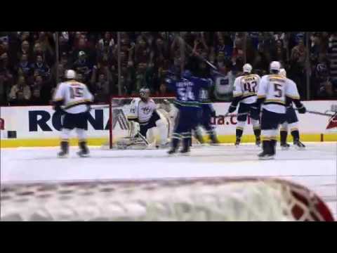 Vancouver Canucks vs Nashville Predators Highlights 10/20/11
