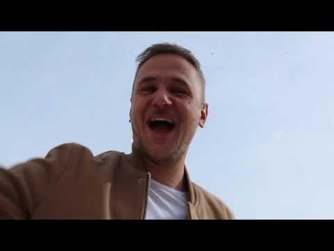 Bert Van Renne -  Sloop De Muren (Official Video)