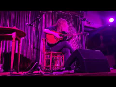 GWENIFER RAYMOND - Bleak Night in a Rabbit's Wood, live at The Ivy House, London