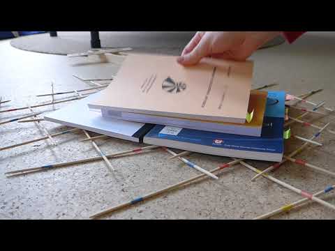 Mathematik anfassen: Mit Mikadostäben eine Brücke bauen