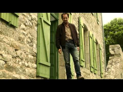 Chez nous c'est trois - Bande Annonce