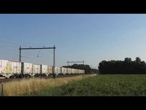 RHC DE668 kommt mit Menathtrein und Makros durch Loon richtung Onnen