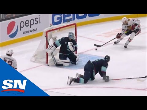 Jones Completes Pretty Passing Play By The Blackhawks