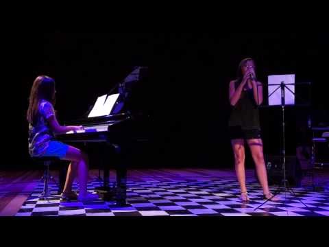 BIDELLATI- Recital de Instrumento - Lara Berbel e Giovana Paini "Someone Like You" - 12/2013