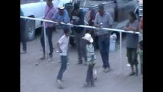 preview picture of video 'en carrera de caballos bailando de dos pasitos'