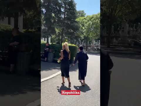Snežana Savić potresena stigla na sahranu Olivere Katarine, traži ulaz u crkvu!