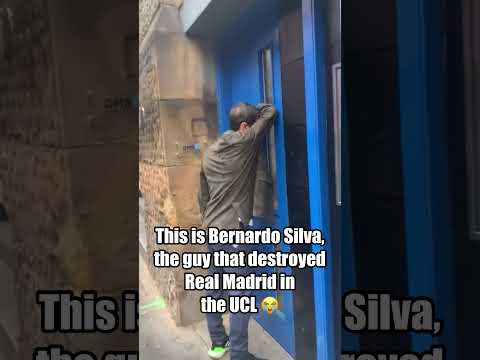 What was Bernardo Silva doing there? 🤣