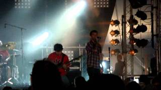 Shai Hulud - Hardly - Hellfest 2011 - Terrorizer tent.MPG