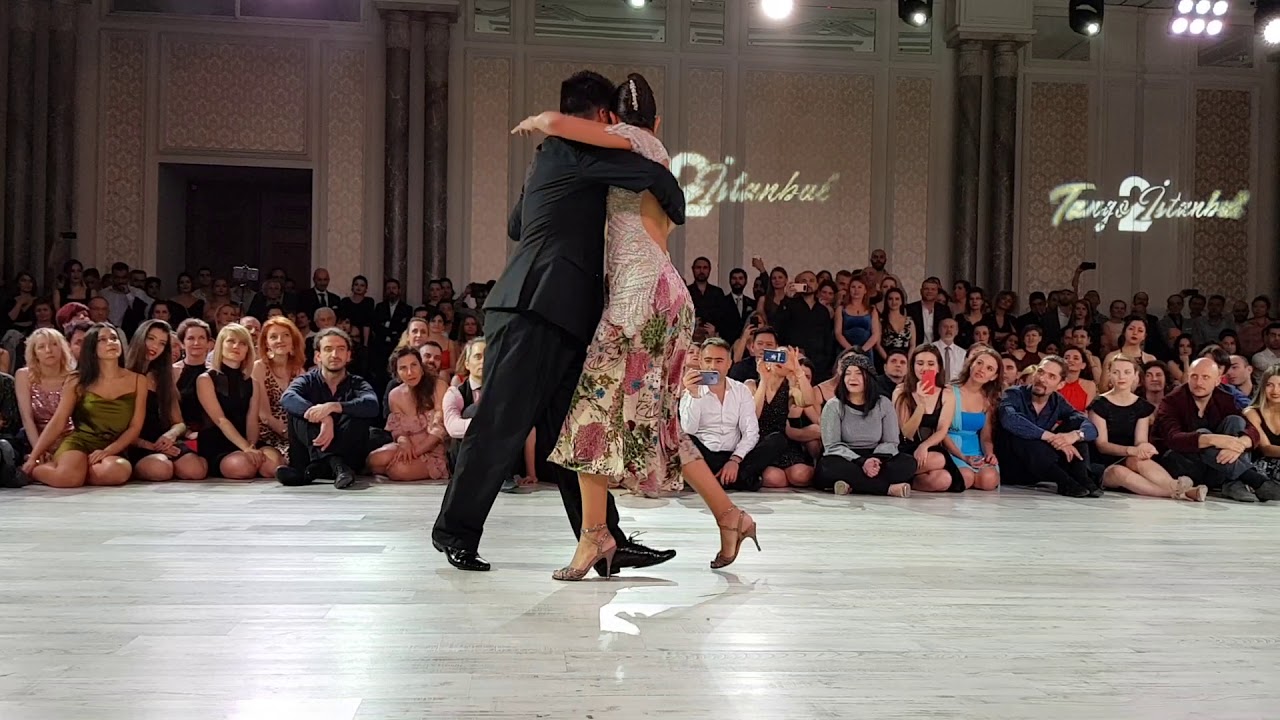 Sebastian Achaval & Roxana Suarez
Ciragan Palace 3/4