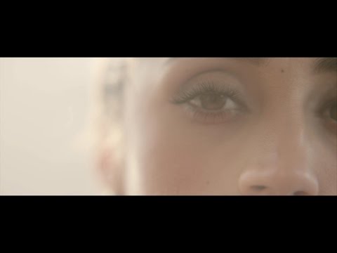 Tess Henley - Wonderland (OFFICIAL MUSIC VIDEO)