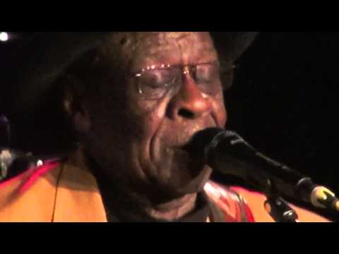 Bob Margolin ("Ice Or Fire") & Bob Stroger ("Talk To Me Mama") [Lucerna 14/11/2013]