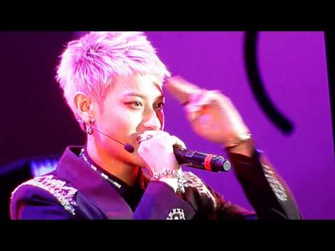 EXO-M - Intro in English/Chi/Kor at 2014 KMF