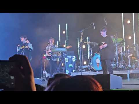 Tegan and Sara - Closer @ Roadrunner Boston 9/22/2023 Short