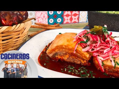 Receta: Panza de cerdo frita en caldillo de chile mulato | Cocineros Mexicanos
