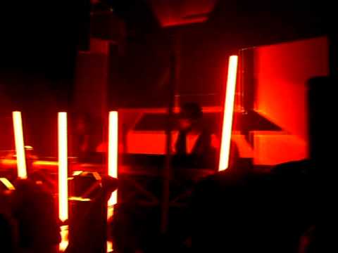 Domingo Feelings :: Vato Gonzalez feat. MC Tjen - When Love Takes Over!