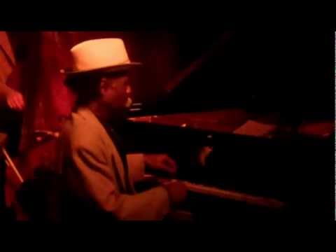 Johnny O'Neal at Smoke -ChristmasTime Blues