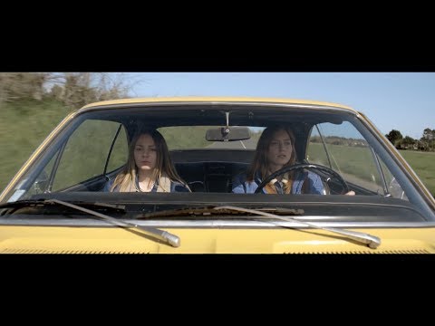 A 2 HEURES DE PARIS - Bande Annonce VF