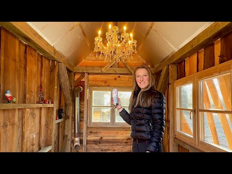 Foam Chaos & A Diamond Ceiling! Tiny Hut Shines Bright