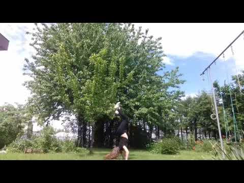 Auf dem Boden eine Flick flack lernen👀 (laura)