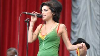 Tears Dry On Their Own live @ Glaston 2007 - Amy Winehouse